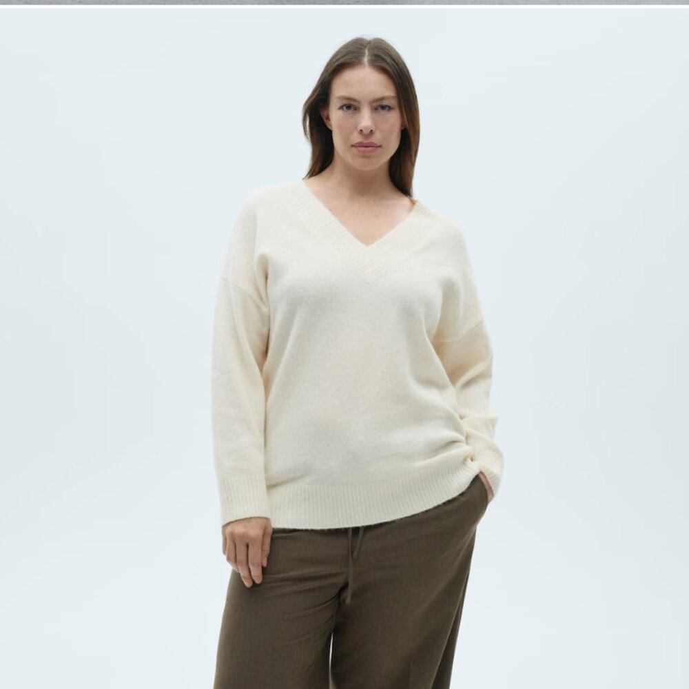 MANGO Cream V Neck Oversized Cozy‎ Knit Sweater Size XL NWT